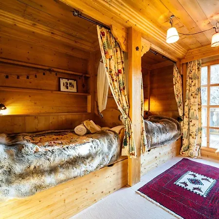 Chalet Le K2 1850, Plein Centre De 1850 Et Aux Pieds Des Pistes De Skis * Courchevel